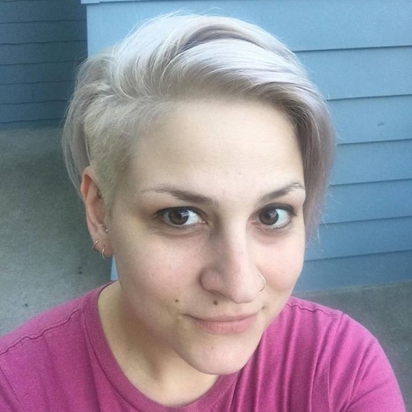 Meet your Posher, Leah - Picture 1 of 1